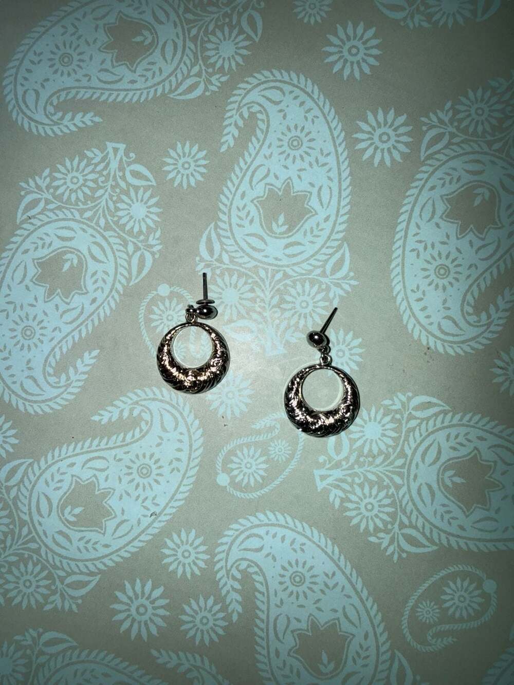 Vintage  Silver Tone Earrings - Picture 4 of 6